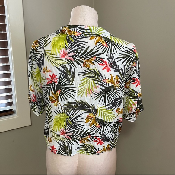 POTTERS POT Hawaiian Cropped Shirt with Tie Front - Picture 4 of 7